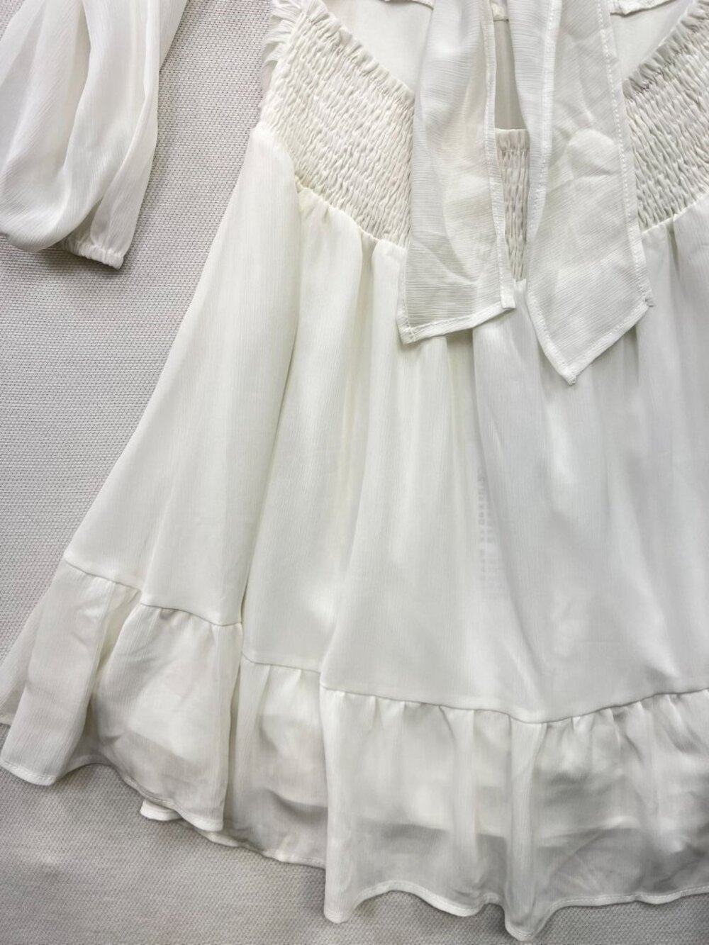 Women's Square Neck Mini Dress Puff Sleeve Size L White Smocked Tie Back - Picture 12 of 12